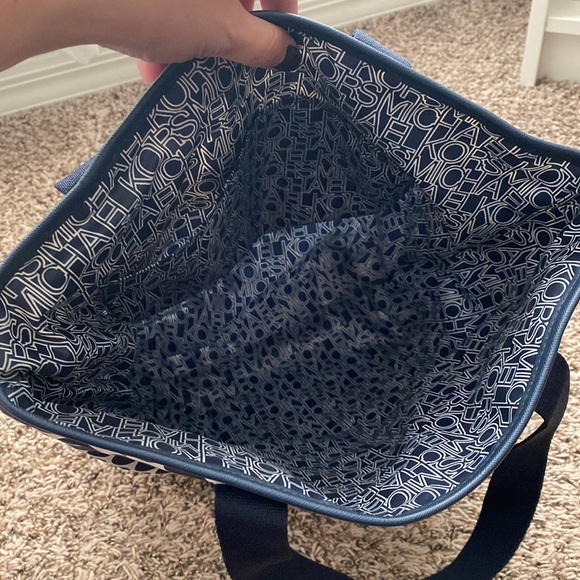 Michael Kors MK Large Nylon Polka Dot Tote Bag, Perfect Beach Bag - Picture 3 of 5